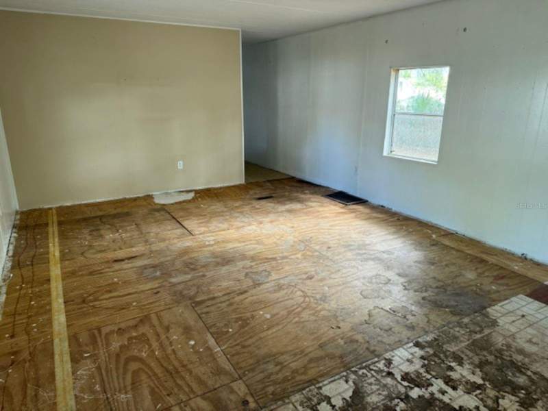 2 bedroom Manufactured Home at 10395 SE 159th Street, Sunset Harbor, Summerfield — photo 2