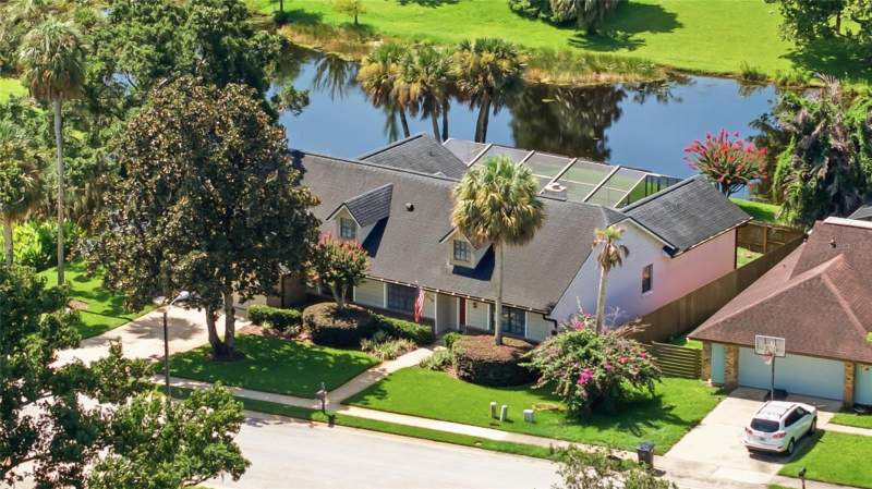 807 RIVERBEND BOULEVARD home for sale in Sweetwater Oaks