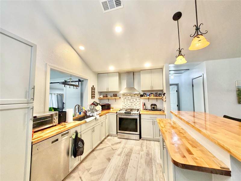 3 bedroom Single Family Residence at 2535 NW 49th Place, Springtree IV, Gainesville — photo 3