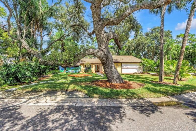 3 bedroom Single Family Residence at 905 SERPENTINE DRIVE, PINELLAS POINT ADD SEC A MOUND SEC, ST PETERSBURG — photo 5