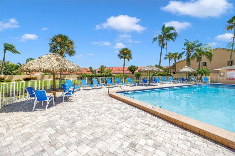1 bedroom Condominium at 4900 Brittany Drive #205, Bayway Isles Point Brittany Six, St Petersburg — photo 3