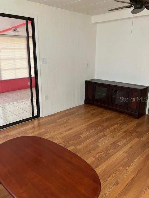1 bedroom Mobile Home at 3350 Courtney Drive, Tanglewood Mobile Village, Holiday — photo 5