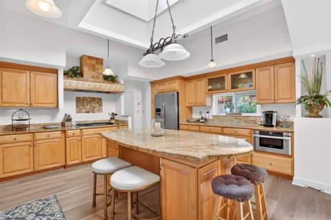 831 Mandalay Avenue, Clearwater Beach FL - photo 13 of 61