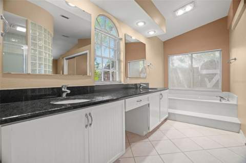 8020 Moonlight Lane, New Port Richey FL - photo 10 of 27