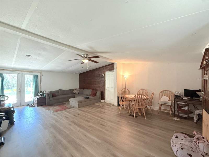3 bedroom Manufactured Home at 42135 Pine Valley Drive, Pine Valley Unit 02, Paisley — photo 5