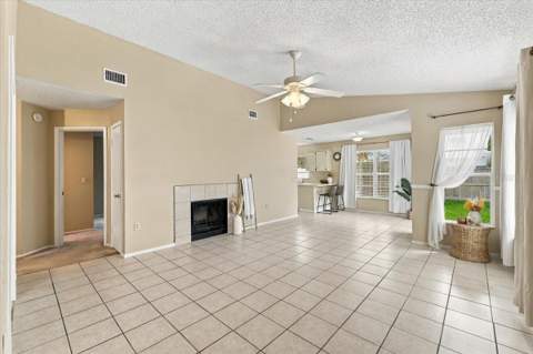 1432 Marigold Drive, Lakeland FL - photo 10 of 43