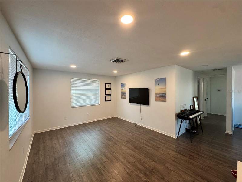 3 bedroom Single Family Residence at 6550 3rd Avenue, Pasadena Estates, St Petersburg — photo 4