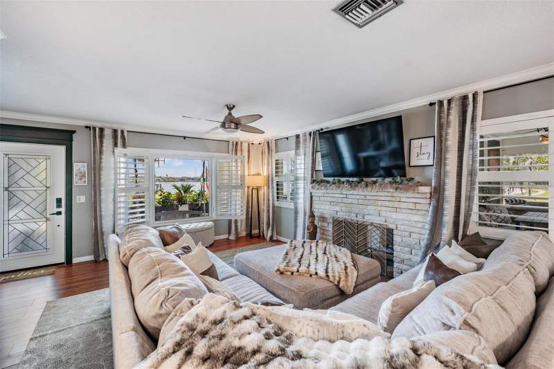 5 bedroom Single Family Residence at 302 Whitcomb Boulevard, Inness Park, Tarpon Springs — photo 4