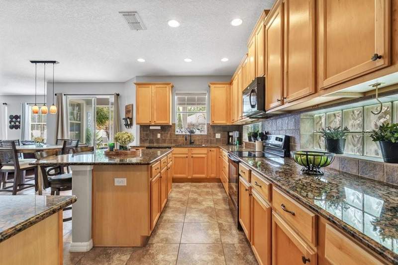 4 bedroom Single Family Residence at 8840 Abbey Leaf Lane, Water'S Edge At Lake Nona Unit 1, Orlando — photo 5