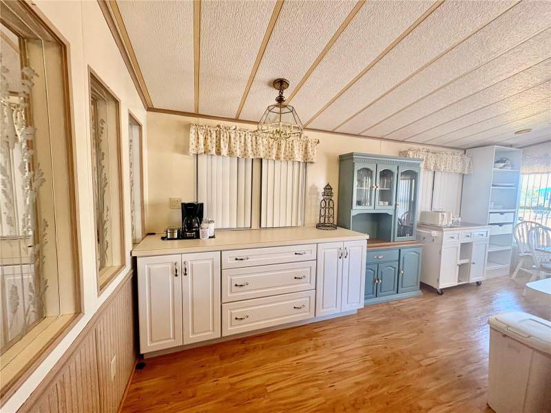 1 bedroom Manufactured Home at 45 Silversides Street, Saddlebag Lake Resort, Lake Wales — photo 4