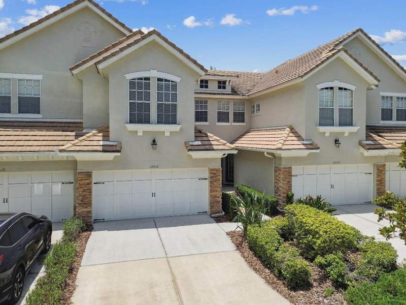 Provence Townhomes At Waterch