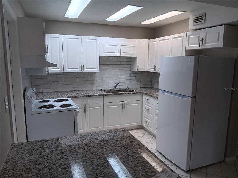 3 bedroom Townhouse at 3756 Amherst Way #1, Fairway Oaks, Sarasota — photo 2