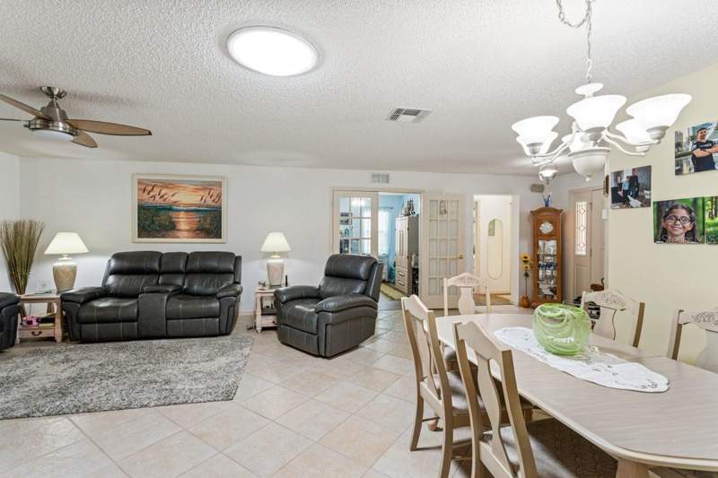 2 bedroom Single Family Residence at 9656 SW 93rd Loop, On Top/The World, Ocala — photo 4