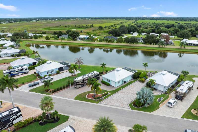 1 bedroom Single Family Residence at 8227 SW Sand Crane Circle #Lot 10, Thornton Crk Motorcoach Residence, Arcadia — photo 3