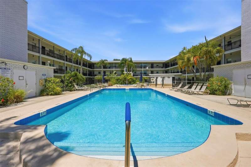 French Quarter North Condo