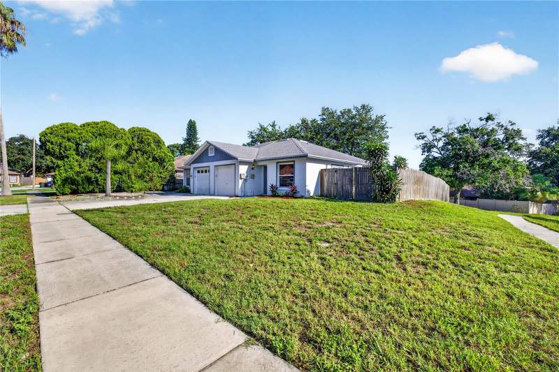 2 bedroom Villa at 2699 Macklin Court, Lake St George South Unit II, Palm Harbor — photo 3