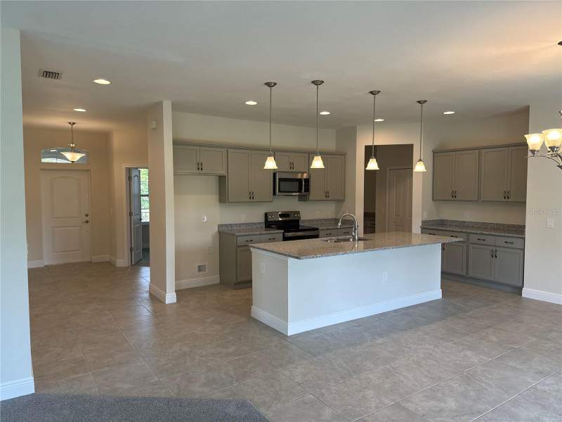 3 bedroom Single Family Residence at 4420 Midland Street, Port Charlotte Sub 12, North Port — photo 4