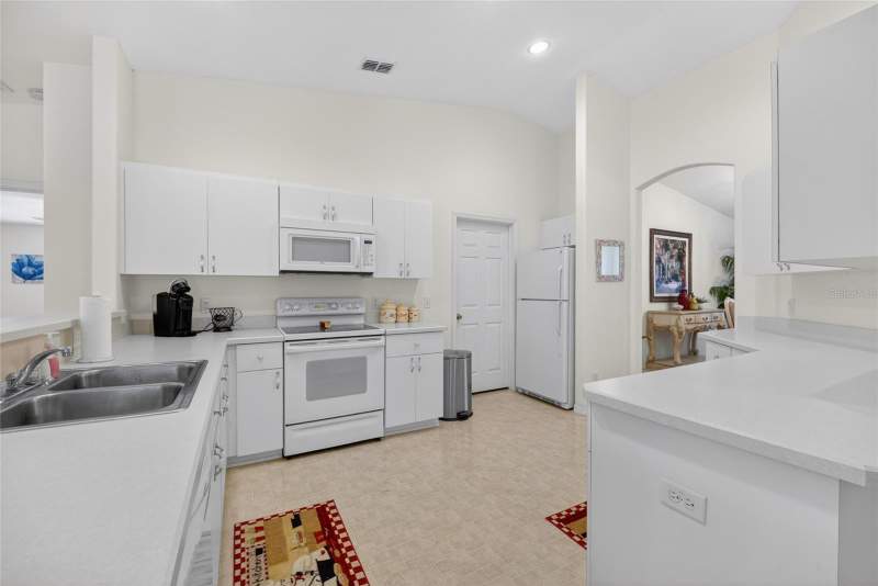 3 bedroom Single Family Residence at 6032 SW 103rd Loop, Cherrywood Estate, Ocala — photo 3
