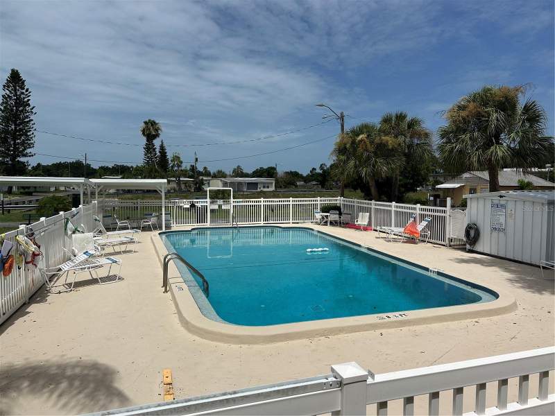 2 bedroom Manufactured Home at 4150 66th Street #1, Brookside Mobile Manor Inc, St Petersburg — photo 5