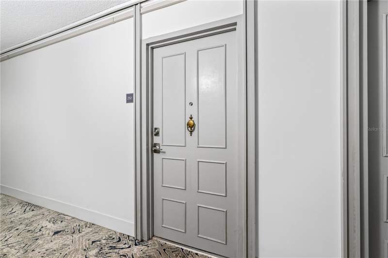 1 bedroom Condominium at 2401 Bayshore Boulevard #212, Harbour House Condo, Tampa — photo 2