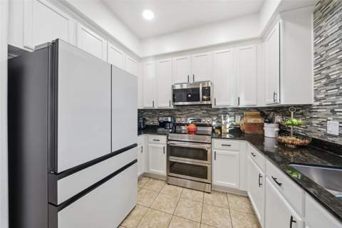 18133 Bahama Bay Drive, Tampa FL - photo 21 of 52
