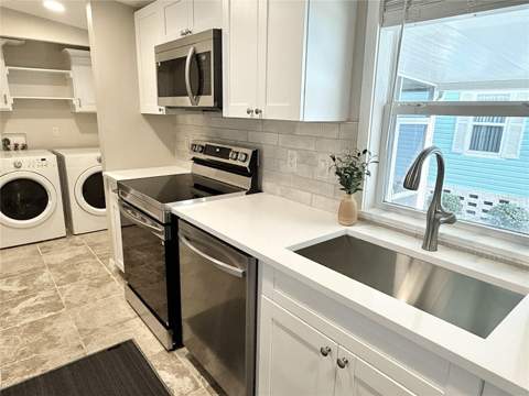 7107 Mount Essex Drive #520, St Petersburg FL - photo 10 of 32