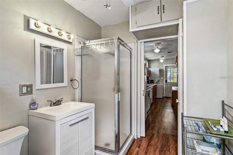 5 bedroom Single Family Residence at 1203 NW 12th Avenue, Spring Park Sub, Gainesville — photo 4