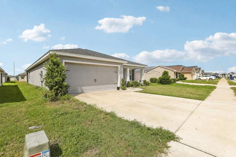 4 bedroom Single Family Residence at 1042 Corso Dr, Villamar Ph 2A, Winter Haven — photo 3