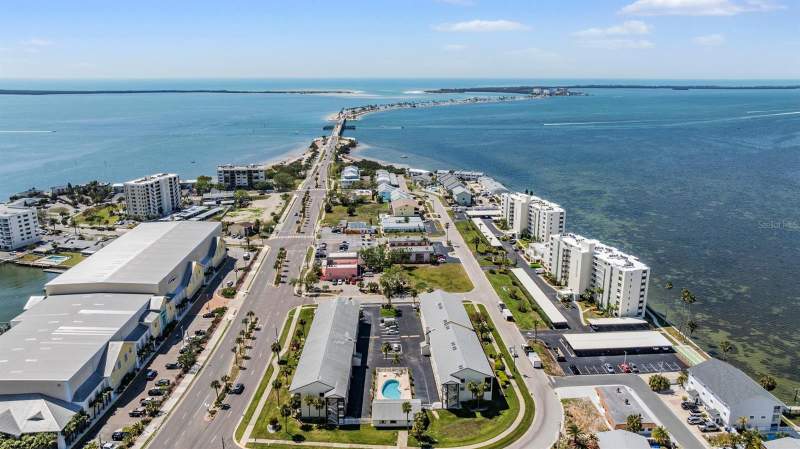 Harbor Pointe West Condo