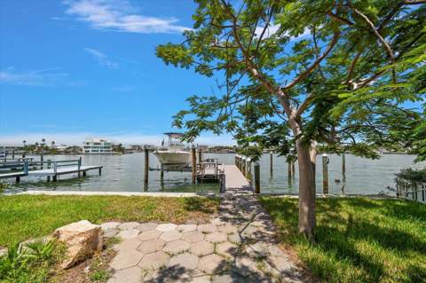 8405 Bayshore Drive, Treasure Island FL - photo 16 of 53