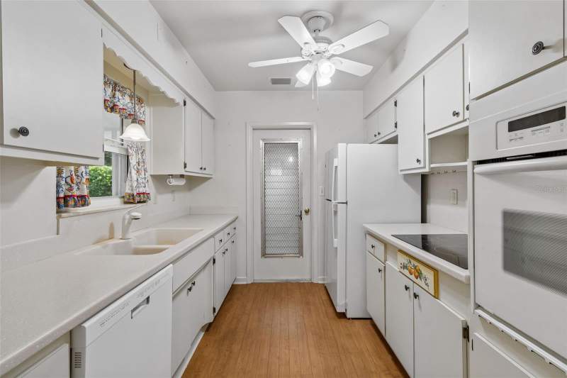 2 bedroom Single Family Residence at 808 Woodley Road, Druid Park, Clearwater — photo 5
