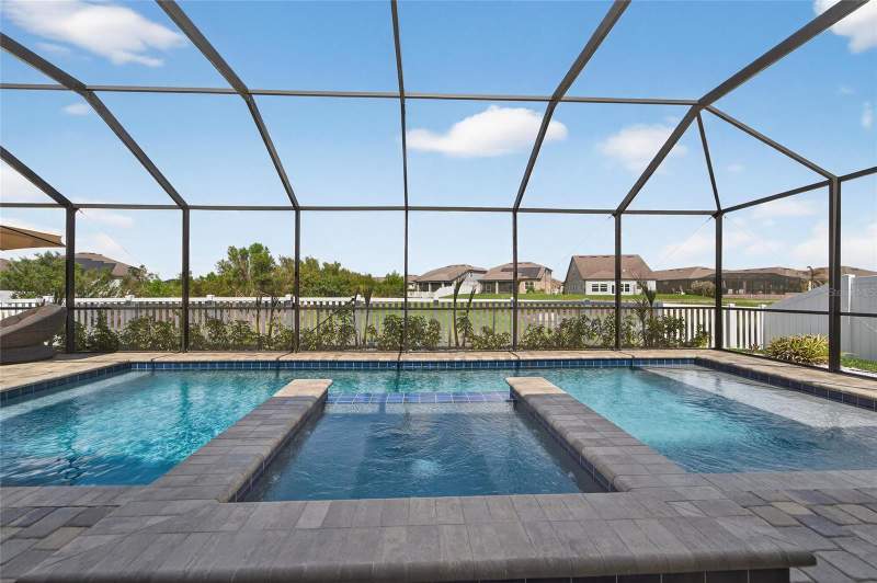 6 bedroom Single Family Residence at 13816 Galway Sand Road, South Fork, Riverview — photo 4