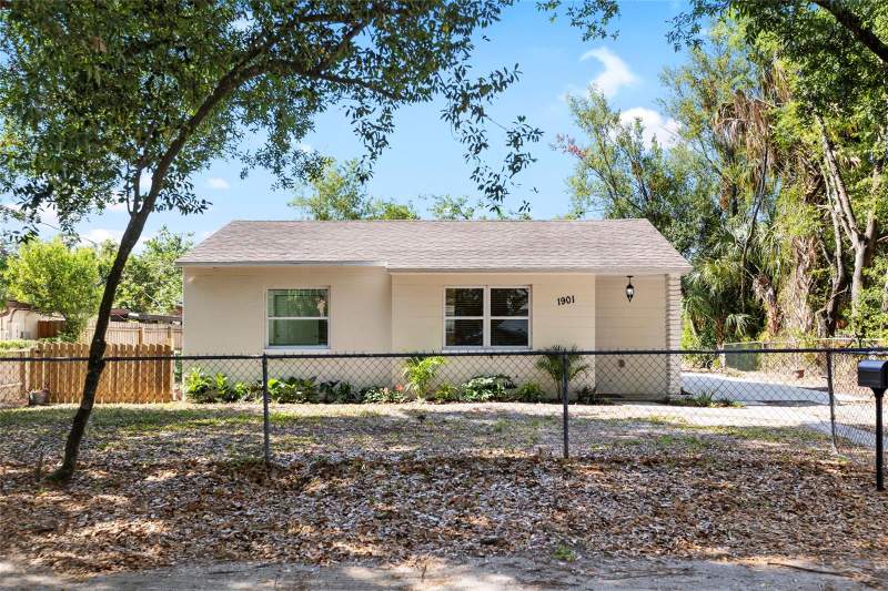 4AyHomes for Sale in Tampa, FL