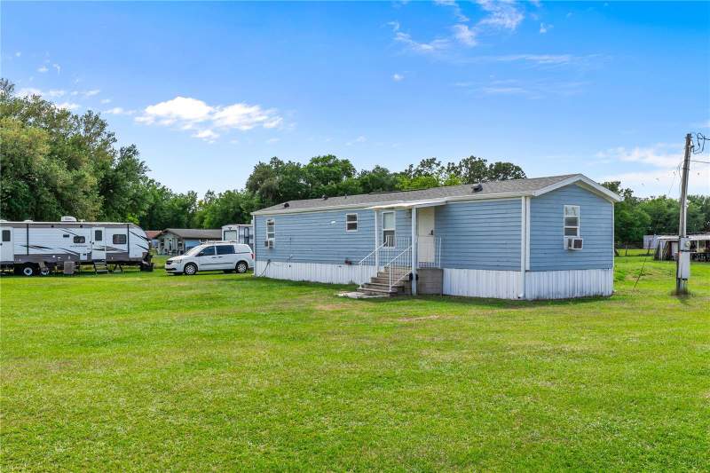 2 bedroom Manufactured Home at 3834 Hixon Avenue, S L & I C, St Cloud — photo 4