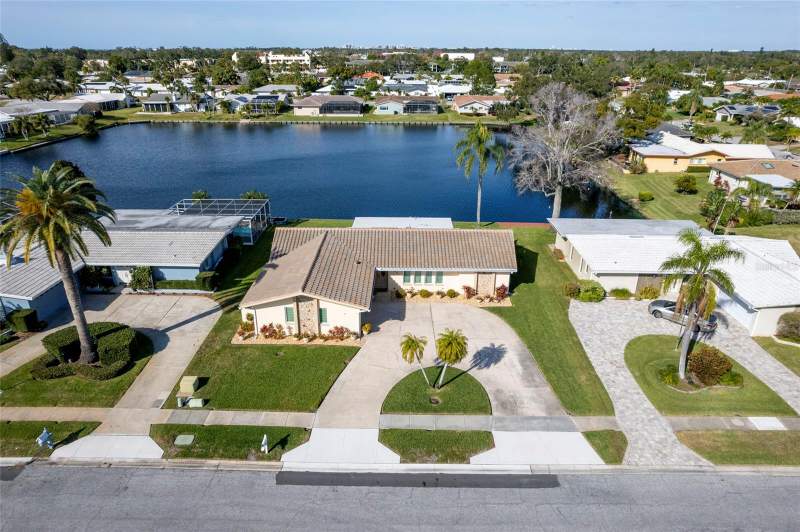 3 bedroom Single Family Residence at 13797 Pinecrest Drive, Hillcrest Manor, Largo — photo 2