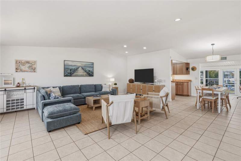 3 bedroom Single Family Residence at 21277 Edgewater Drive, Port Charlotte Sec 039, Port Charlotte — photo 4