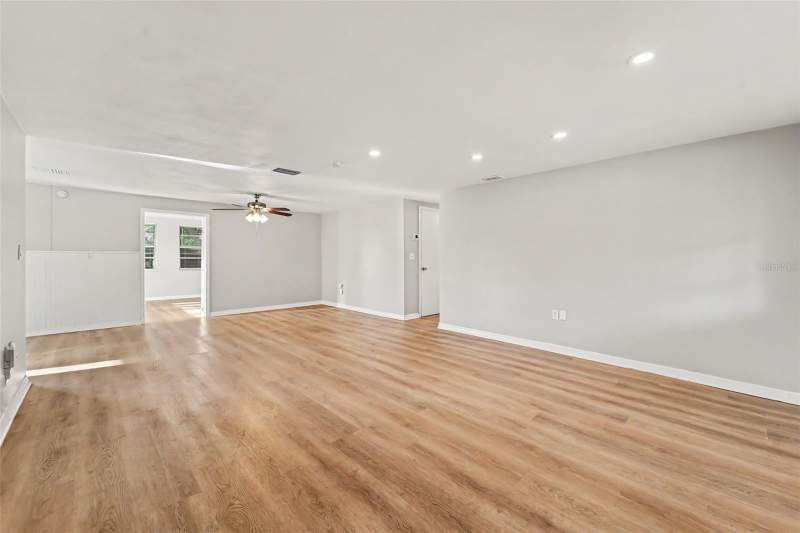 3 bedroom Single Family Residence at 7207 Sandalwood Drive, Embassy Hills, Port Richey — photo 4