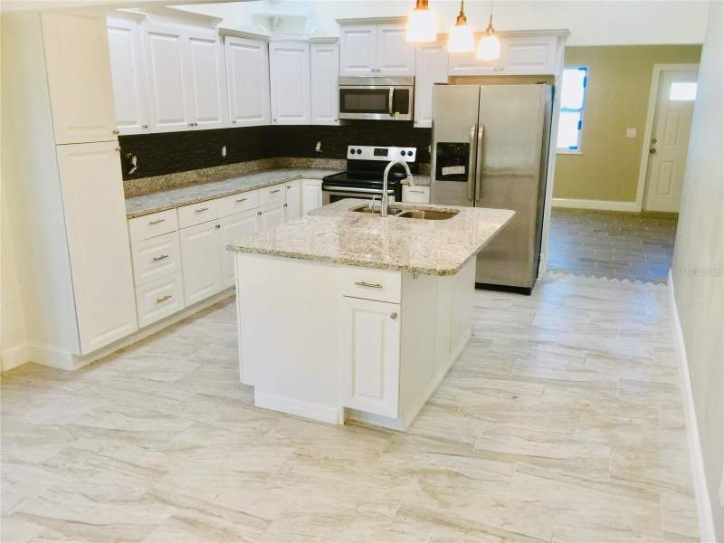 5 bedroom Single Family Residence at 18545 Jay Avenue, Port Charlotte Sec 008, Port Charlotte — photo 4