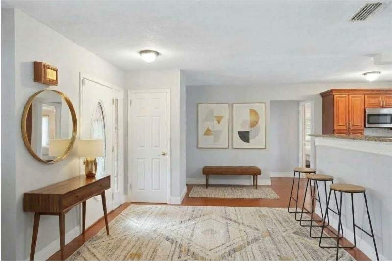 4 bedroom Single Family Residence at 4301 50th Terrace, Maximo Moorings, St Petersburg — photo 2
