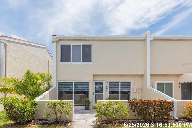 2 bedroom Townhouse at 4207 Fogcutter Court, Spinnaker Cove Condo Phase 1 Section A, Tampa — photo 2