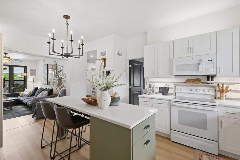 3 bedroom Single Family Residence at 5055 Lahaina Drive, Ridgewood Estates 01st Add, Sarasota — photo 4