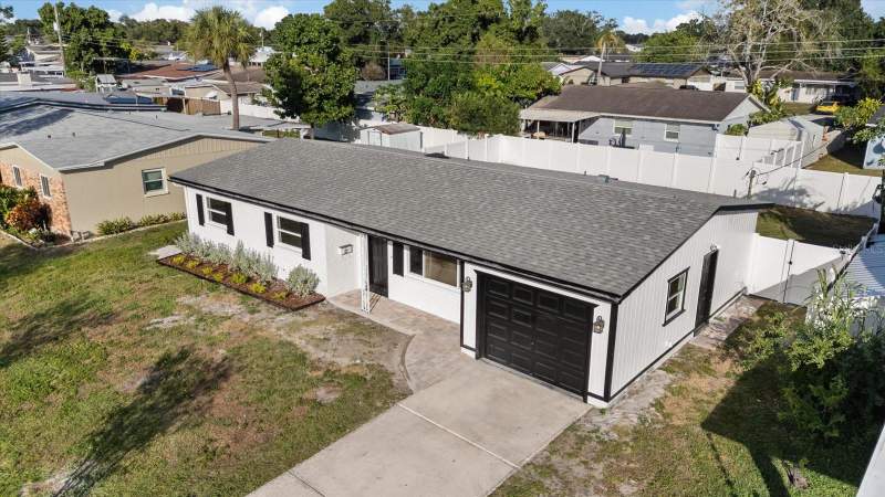4 bedroom Single Family Residence at 6017 Ambassador, Town'N Country Park Unit No 10, Tampa — photo 4