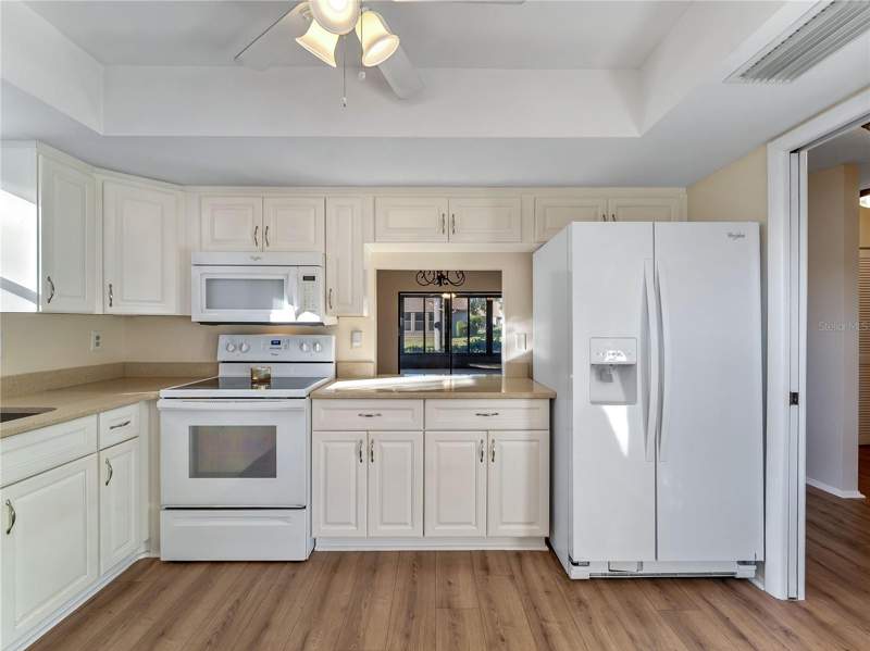 2 bedroom Villa at 365 Oak Hill Way #32, Village Oaks Sec B, Sarasota — photo 5