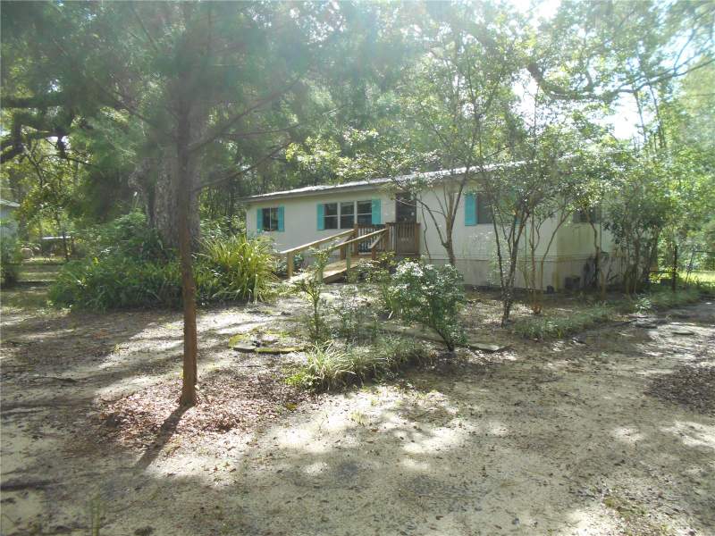3 bedroom Manufactured Home at 20425 NE 143rd Street, Frst Hills Campsites, Salt Springs — photo 2