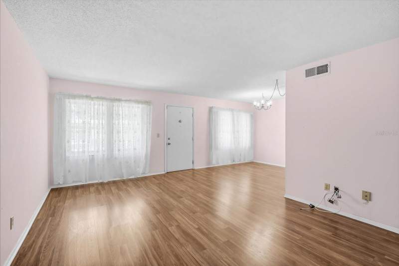 1 bedroom Condominium at 4910 BAY STREET #105, WINSTON PARK NORTHEAST, ST PETERSBURG — photo 4