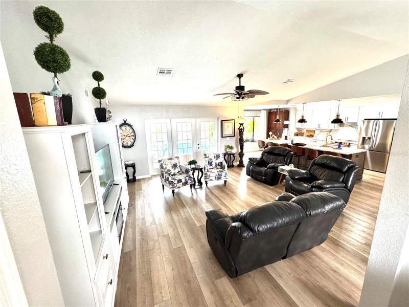 3 bedroom Single Family Residence at 8107 Tedburn Park, Berkeley Manor, Spring Hill — photo 5