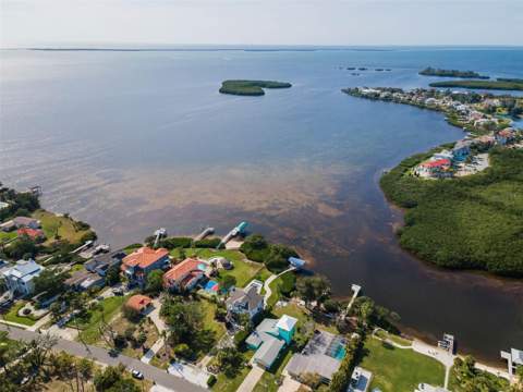1626 Sea Breeze Drive, Tarpon Springs FL - photo 12 of 99