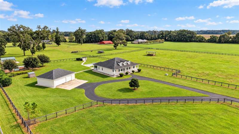 3 bedroom Farm at 2556 NE 120th Street, Shadowood Farms Estate, Anthony — photo 2