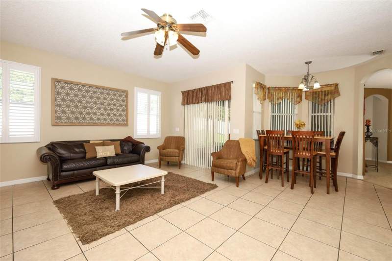 4 bedroom Single Family Residence at 426 ALEXANDRIA PLACE DRIVE, ALEXANDRIA PLACE I, APOPKA — photo 4