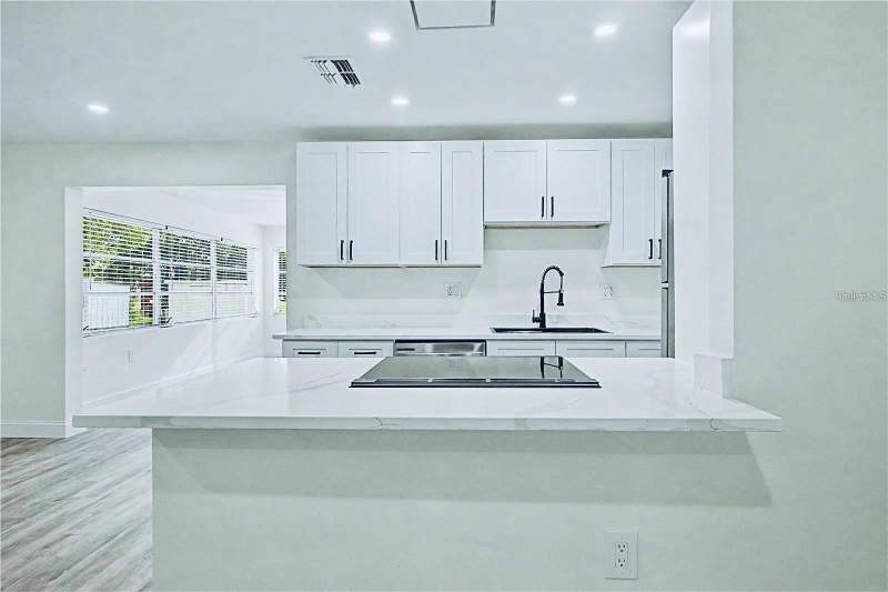 2 bedroom Single Family Residence at 3 Kansas Street, Beverly Hills Unit 06, Beverly Hills — photo 5